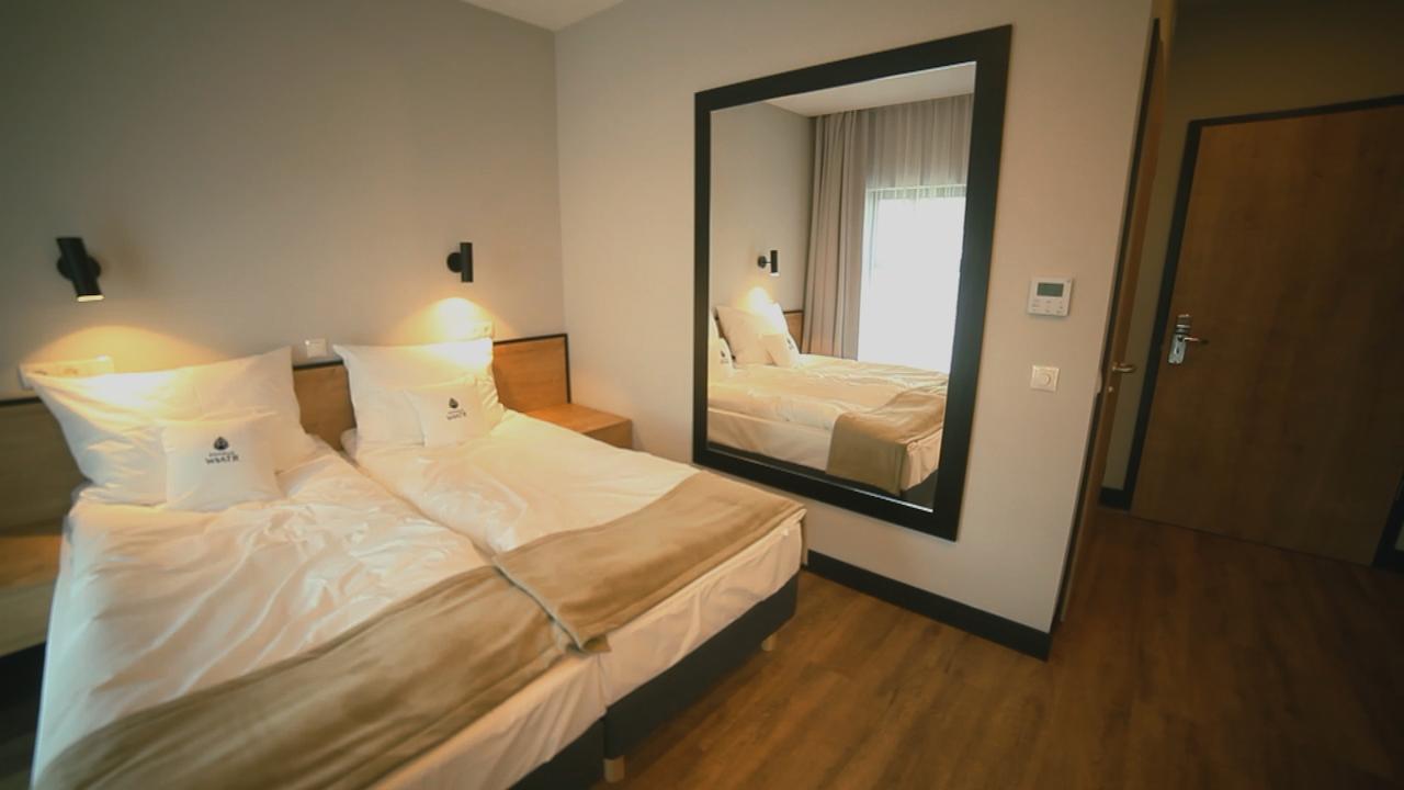 Hotel Browar Wiatr Uniejow Kamer foto