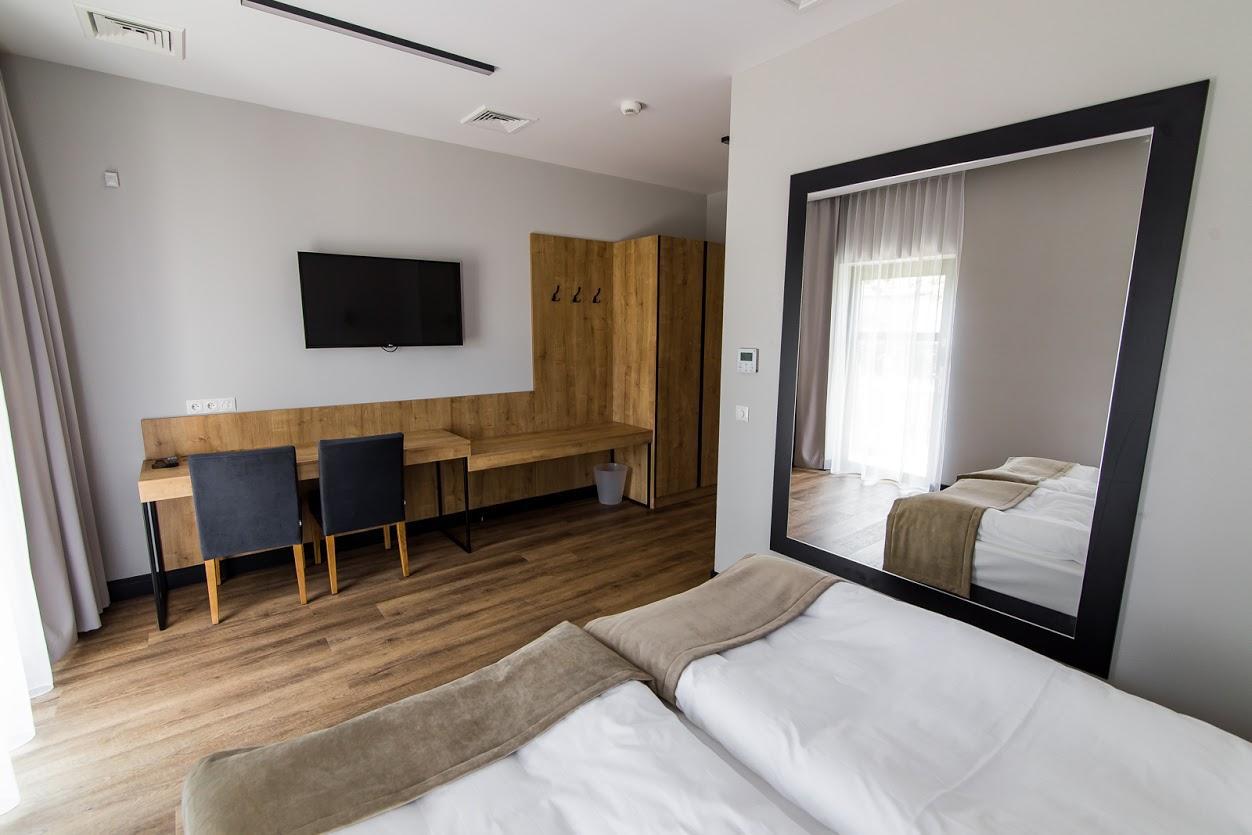 Hotel Browar Wiatr Uniejow Buitenkant foto